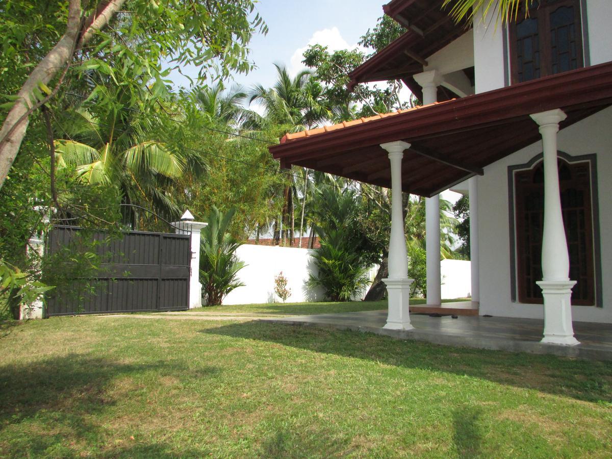 Falcon Villa Induruwa Eksteriør bilde